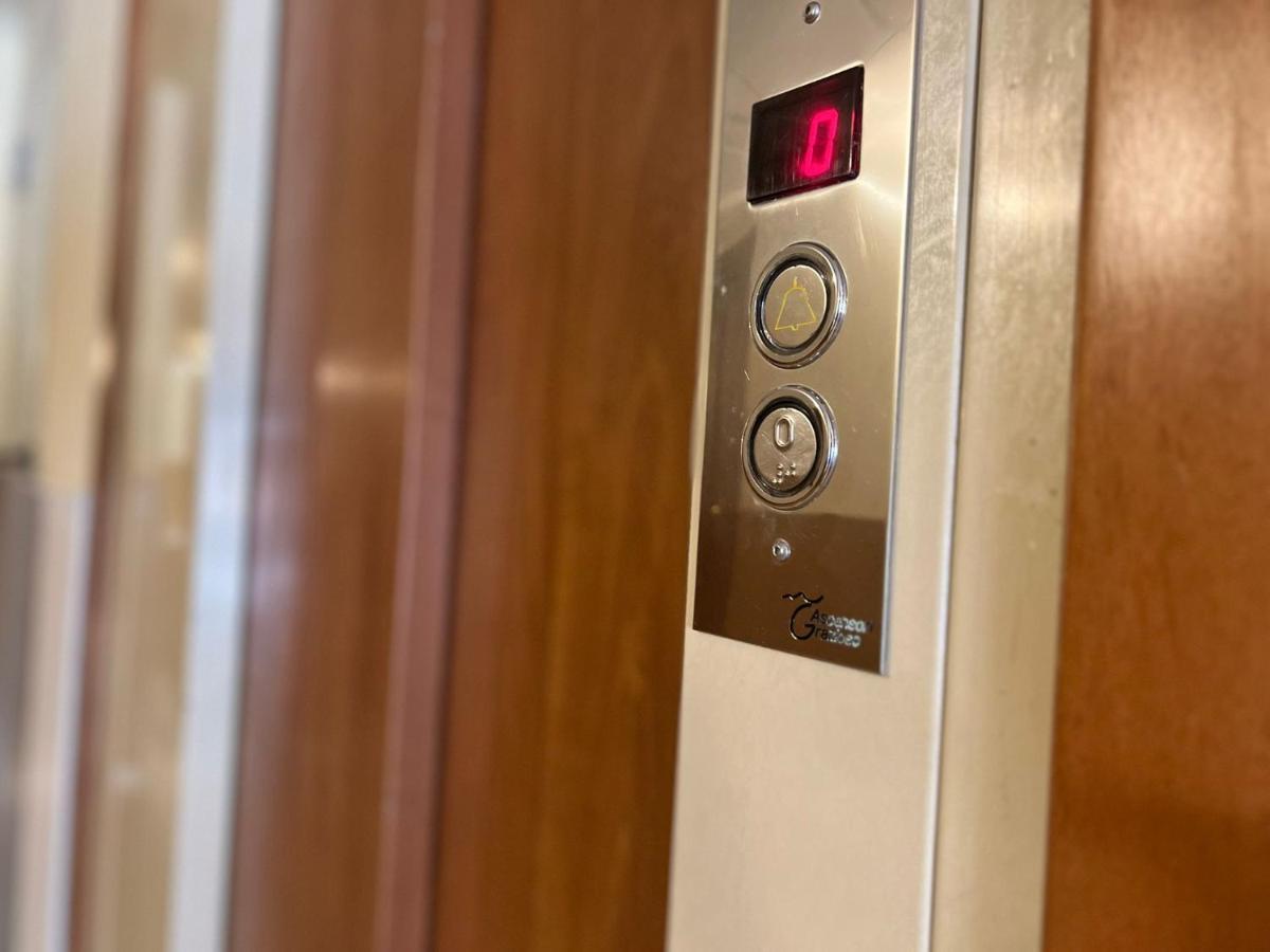 Hotel Futuro أفيرسا المظهر الخارجي الصورة