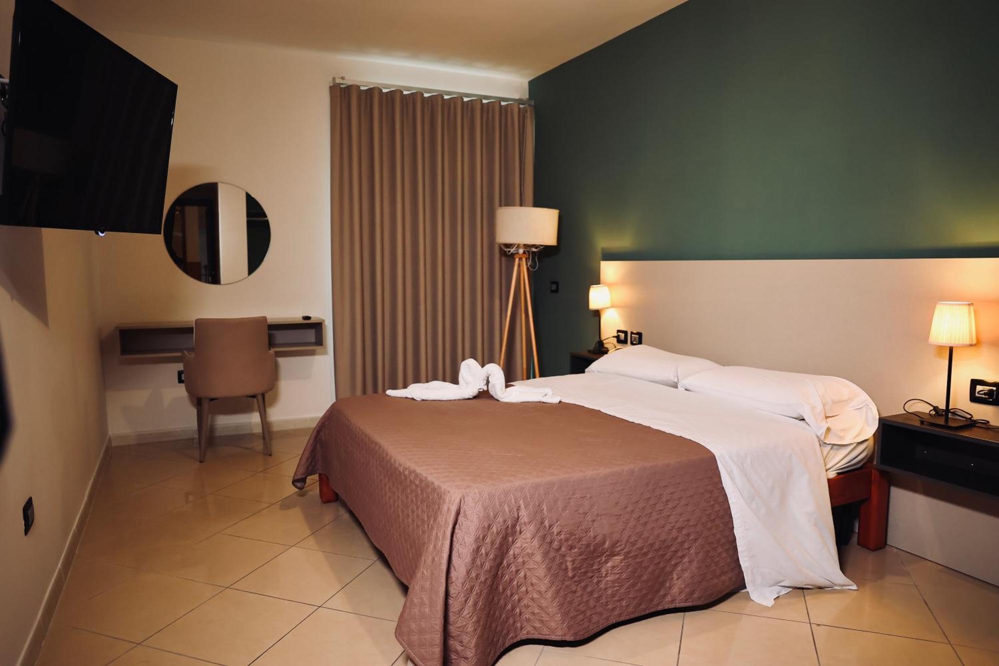 Hotel Futuro أفيرسا المظهر الخارجي الصورة
